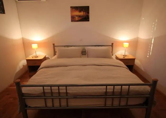 Neela Vikendica Porec