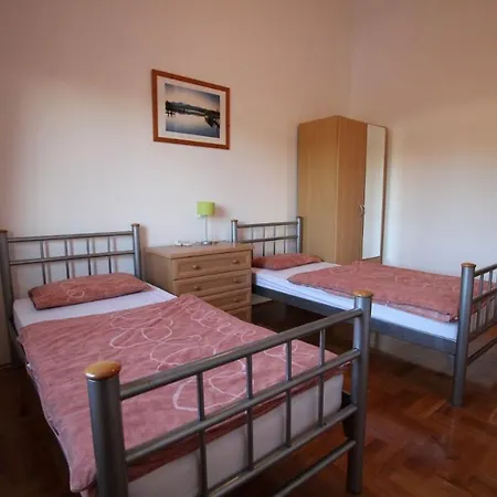 Neela * Porec